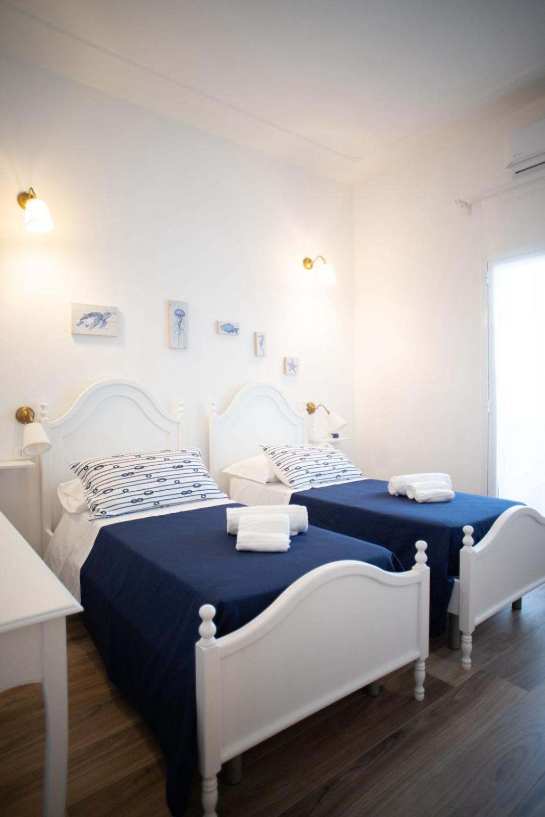 Azzurro Mare rooms&restaurant Portopalo Di Capo Passero Esterno foto